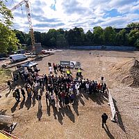 „Jetzt geht es endlich los!“ – Grundsteinlegung des neuen Schulgebäudes